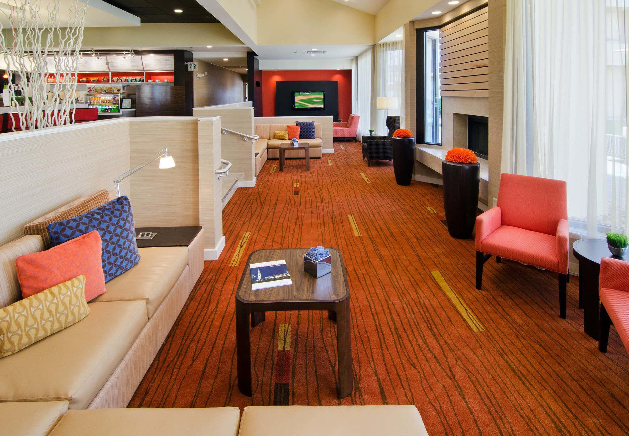 Courtyard By Marriott Huntsville University Drive Екстериор снимка