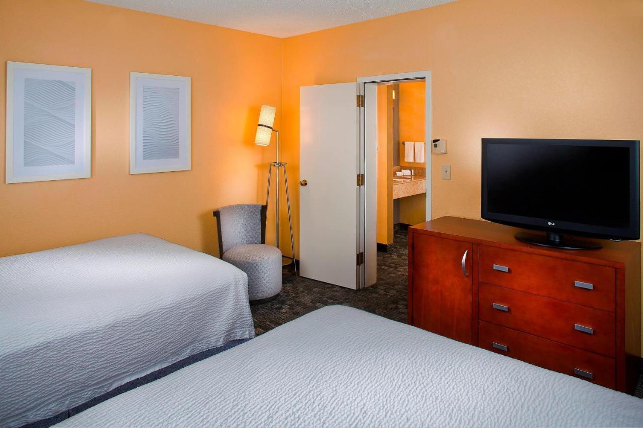 Courtyard By Marriott Huntsville University Drive Екстериор снимка