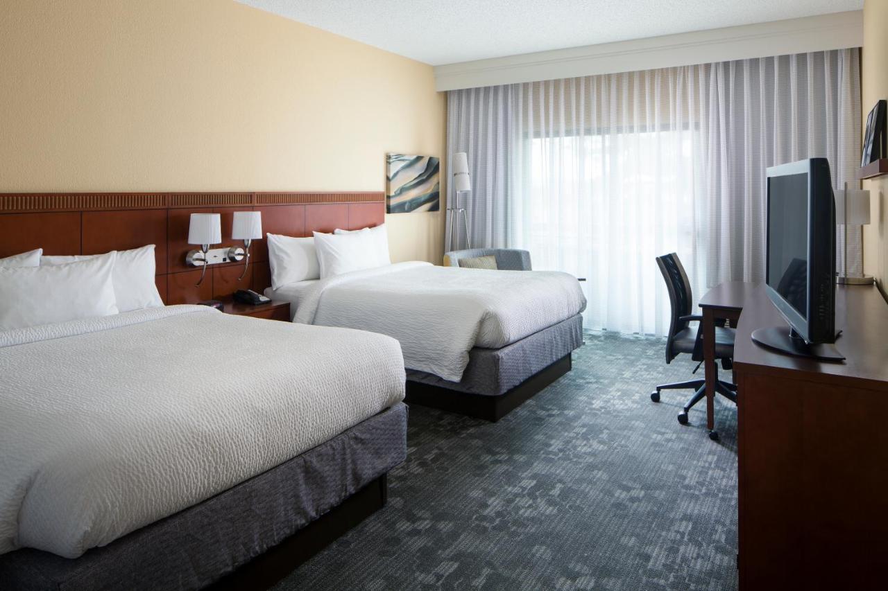 Courtyard By Marriott Huntsville University Drive Екстериор снимка