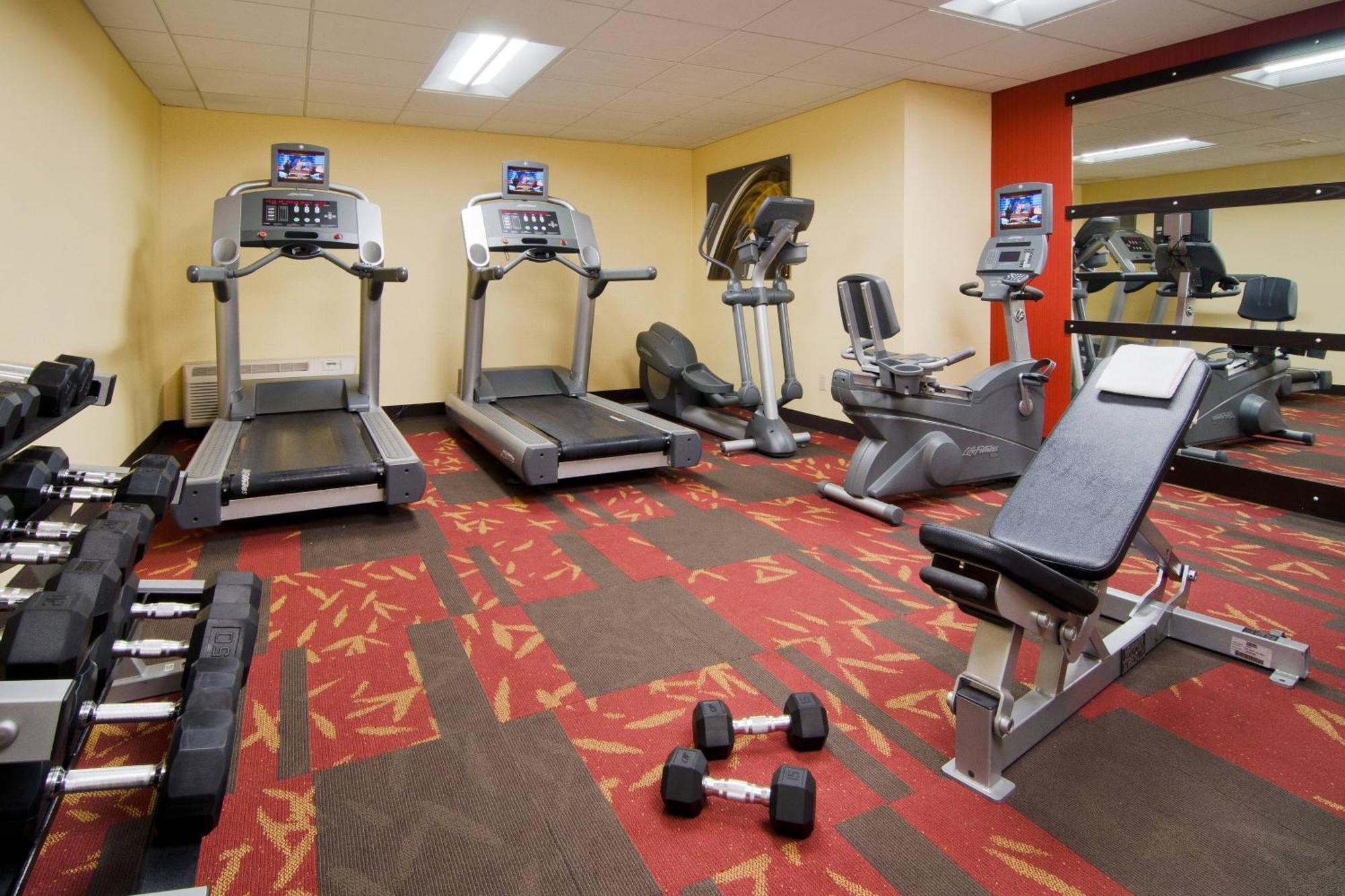 Courtyard By Marriott Huntsville University Drive Екстериор снимка