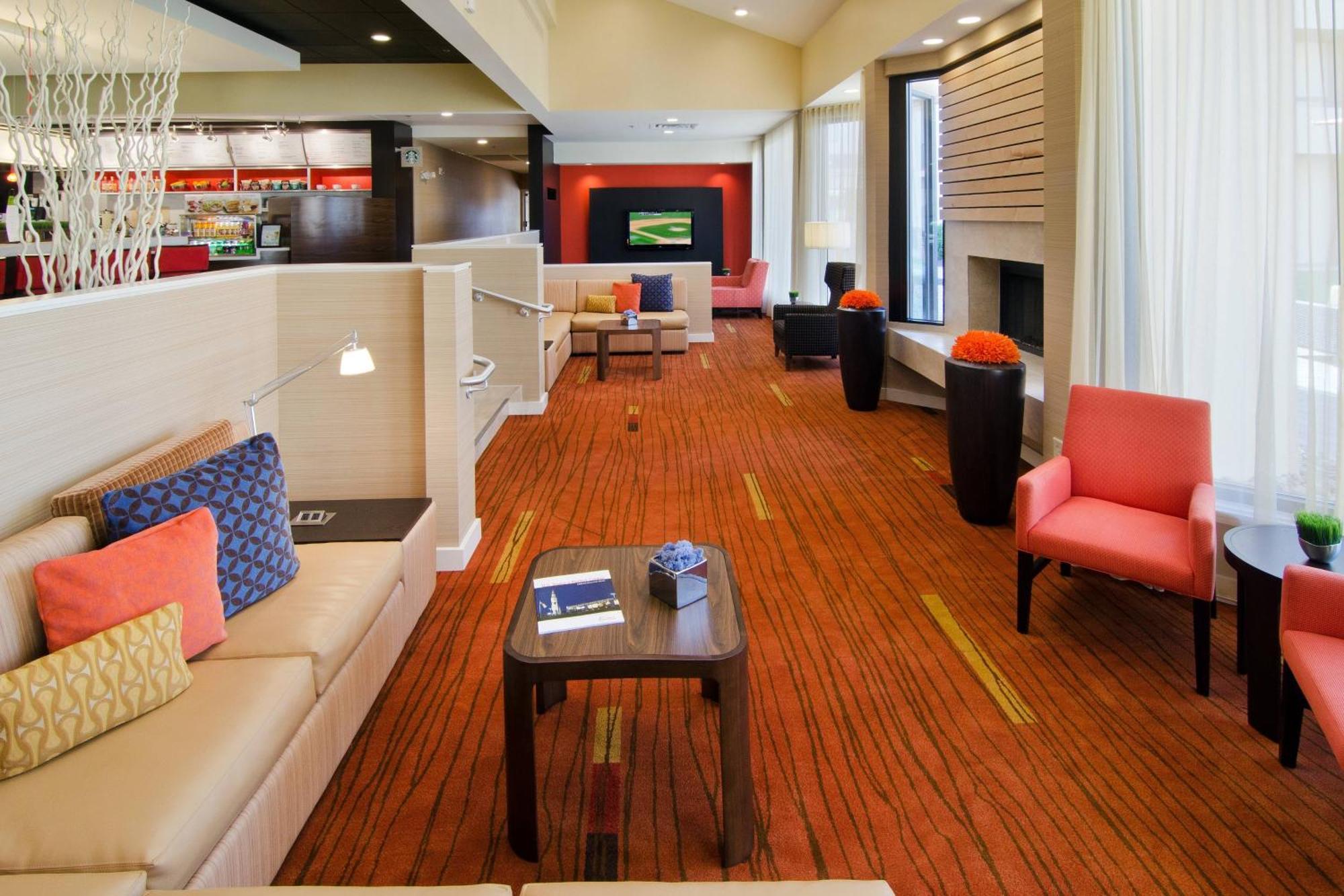 Courtyard By Marriott Huntsville University Drive Екстериор снимка