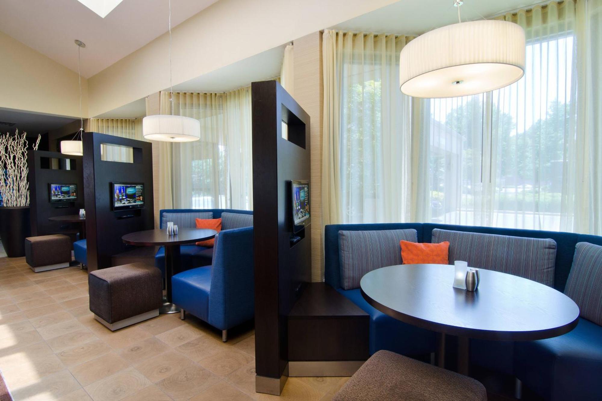Courtyard By Marriott Huntsville University Drive Екстериор снимка