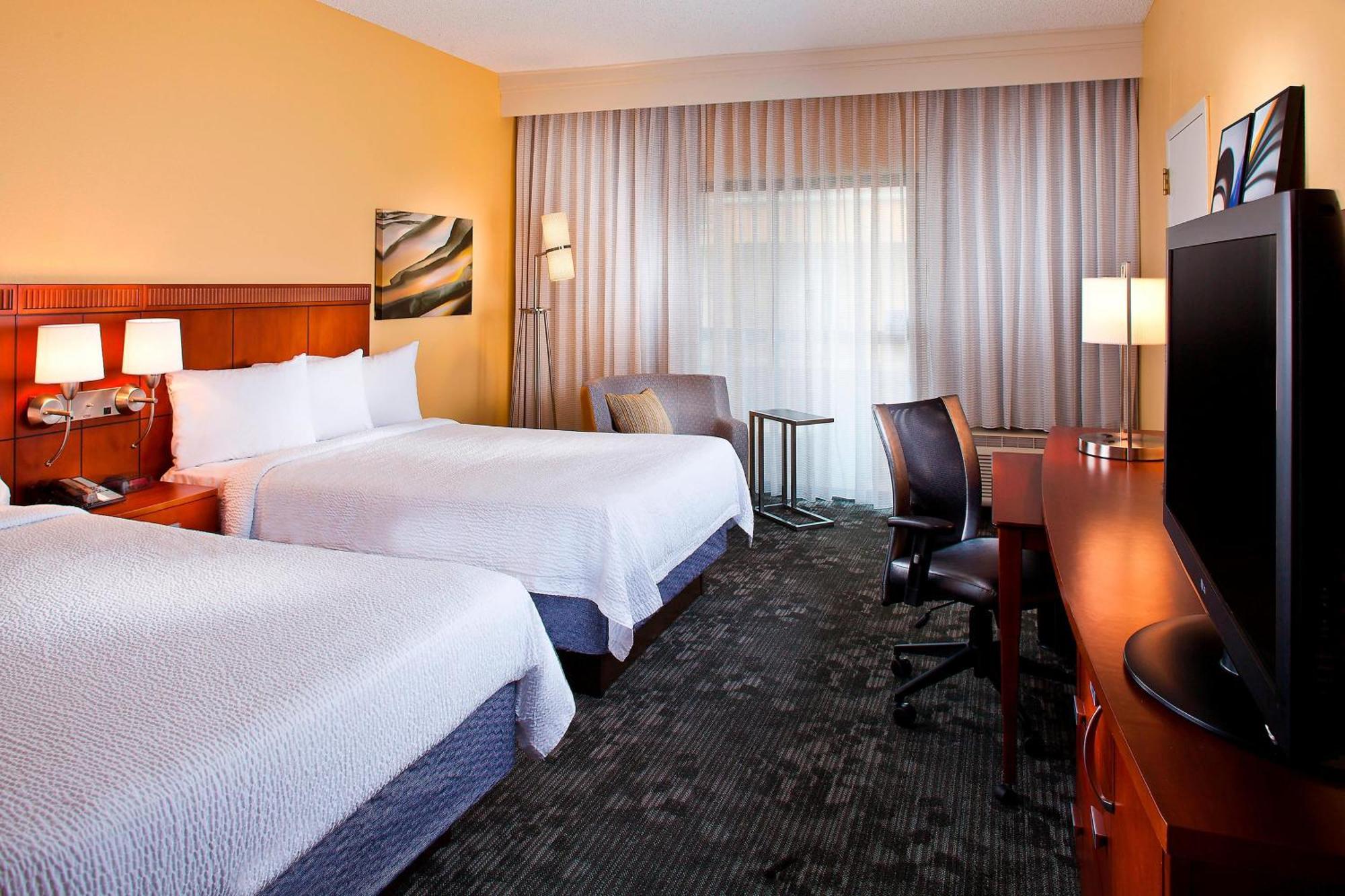 Courtyard By Marriott Huntsville University Drive Екстериор снимка