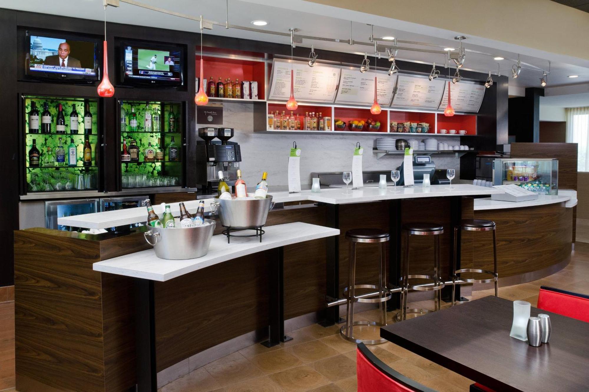 Courtyard By Marriott Huntsville University Drive Екстериор снимка