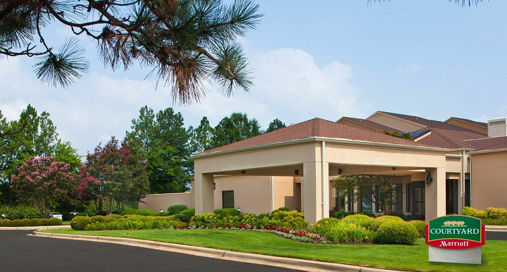 Courtyard By Marriott Huntsville University Drive Екстериор снимка